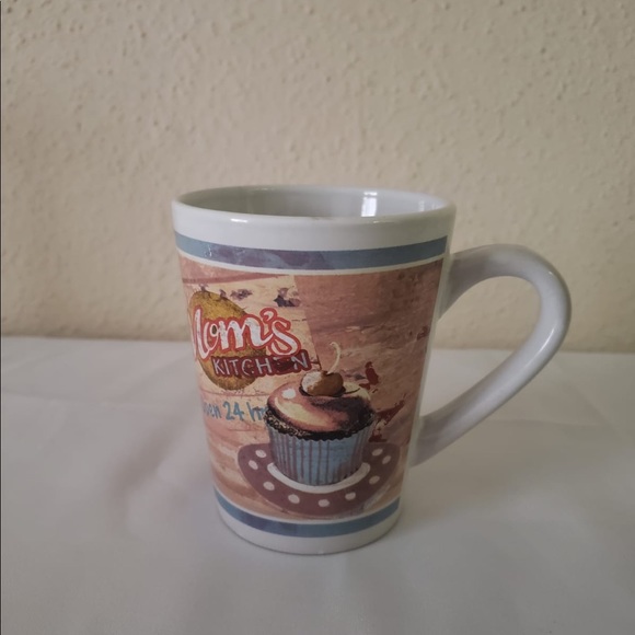Coffee mug- mom mug- Retro Moms Coffee Mug. Moms Kitchen Open 24 Hrs - Picture 1 of 3